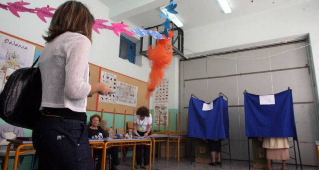 Με έξι μονάδες προηγείται η ΝΔ