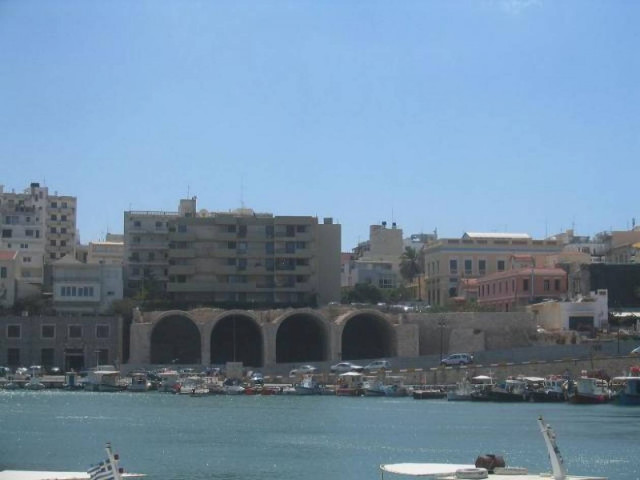 «Δεν χρωστάμε – Δεν έχουμε»