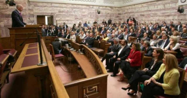 Κυβέρνηση και βουλευτές στα πρόθυρα… κατάρρευσης