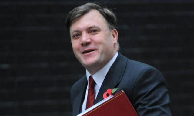 «Σιδηρά οικονομική πειθαρχία» υπόσχονται και οι Εργατικοί