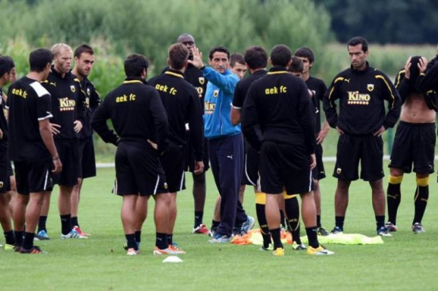 Έκρηξη Χιμένεθ στην ΑΕΚ