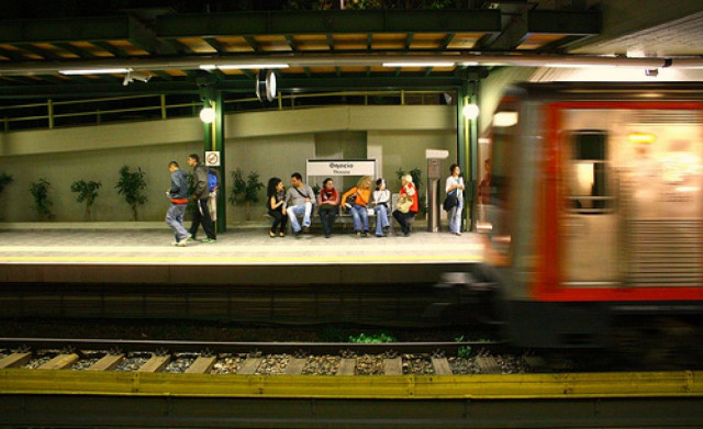 Όμηροι οι επιβάτες από τις απεργίες στα ΜΜΜ