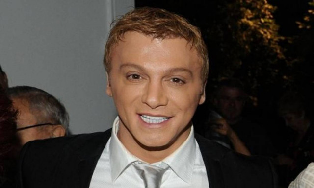 Τ.Ζαχαράτος: «Αρέσει πολύ στον κόσμο το λαμπερό κι ας είναι ψεύτικο!»