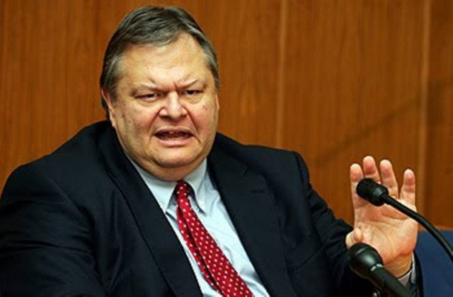 «Χαρίζουν» εκατομμύρια στους ξενοδόχους