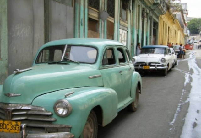 Άρση της απαγόρευσης αγοράς ΙΧ στην Κούβα