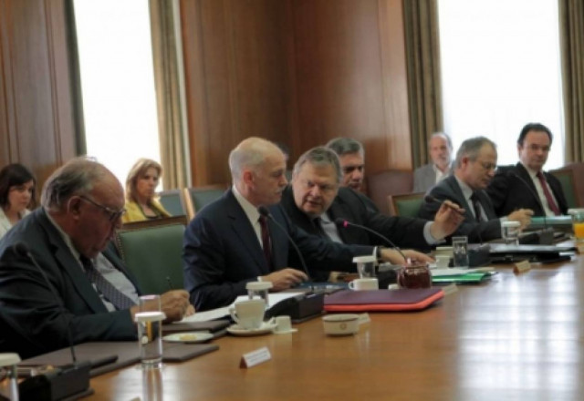 Μισθολόγιο και εφεδρεία στο αυριανό υπουργικό