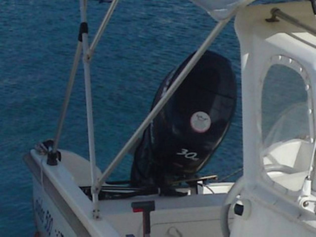 Ανήλικοι έκλεψαν εξωλέμβια μηχανή