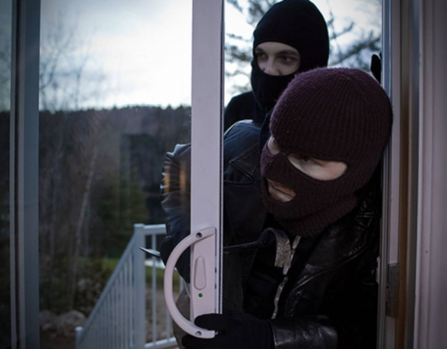 Μπούκαραν στο σπίτι και πήραν το αυτοκίνητο