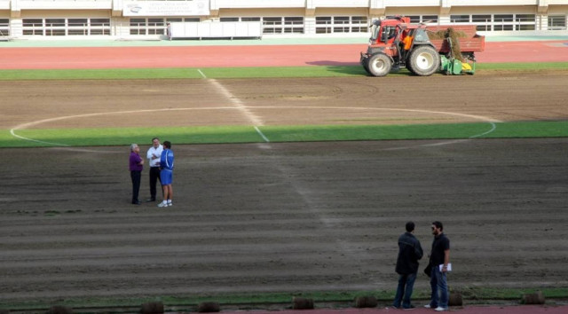 Αλλάζει ο χλοοτάπητας στο Παγκρήτιο
