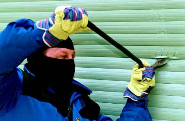 Δυο χρόνια, 12 διαρρήξεις