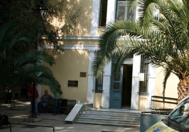 Η τρόικα «χτύπησε» και στα Δικαστήρια