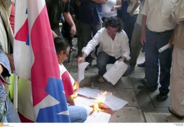 Eκαψαν τα ειδοποιητήρια της εφορίας καθηγητές στην Κέρκυρα