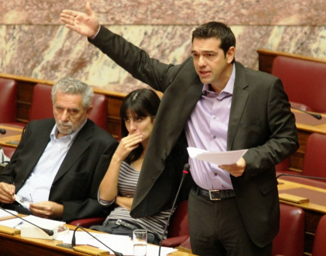 Κόντρα Κουτρουμάνη-Τσίπρα στη Βουλή για τα ομόλογα των Ταμείων