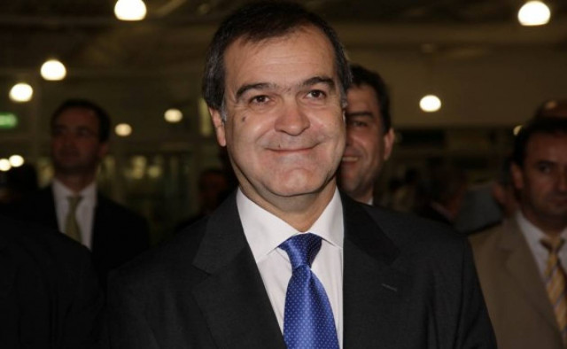 Άρχισε να (ξε)πωλεί ο Βγενόπουλος