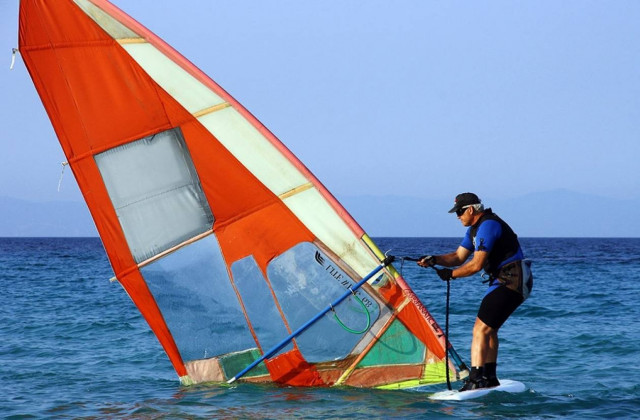 Σέρφερ ανησύχησε το Λιμενικό της Ηλείας