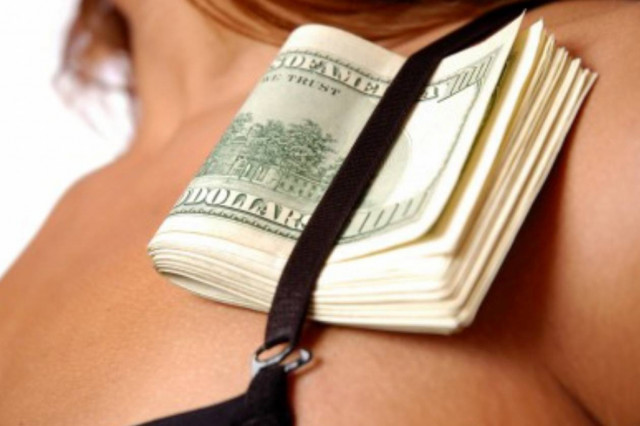 Η σύζυγος πήρε 7.500 ευρώ και έφυγε!