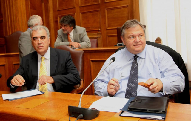 30.000 υπάλληλοι εκτός Δημοσίου μέχρι τέλος του χρόνου