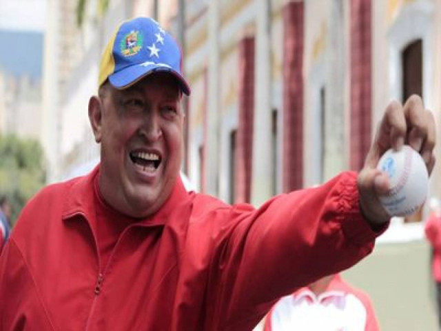 Τσάβες: "Προσεύχομαι για τον Καντάφι"