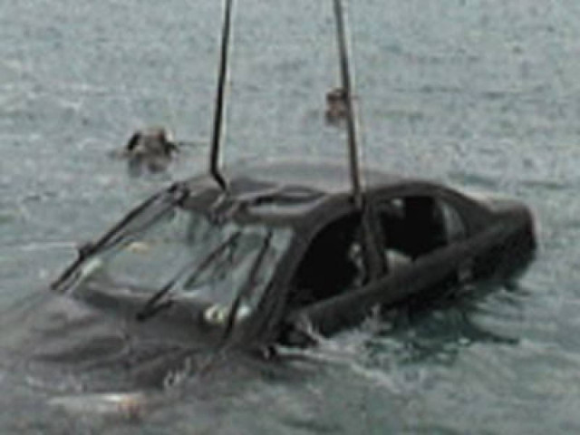 Κλεμμένο αυτοκίνητο βρέθηκε στον... βυθό