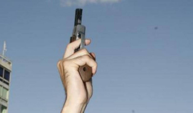 Χειροπέδες σε 83χρονο για μπαλωθιές