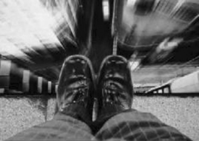 Βουτιά θανάτου από τον τρίτο όροφο για 35χρονη