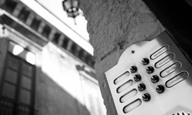 Βαρυμπόμπη: Οι ληστές χτύπησαν το κουδούνι!