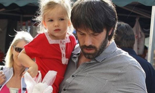 Ο Ben Affleck ανέλαβε τα πατρικά του καθήκοντα