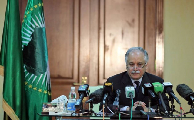 «Αποτάσσεται» τον Καντάφι ο πρώην πρωθυπουργός του