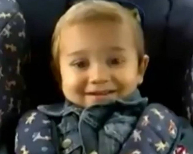 Το μωρό που «τρελαίνεται» για Led Zeppelin