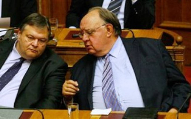 Στρατιές υπαλλήλων έχουν Βενιζέλος και Πάγκαλος