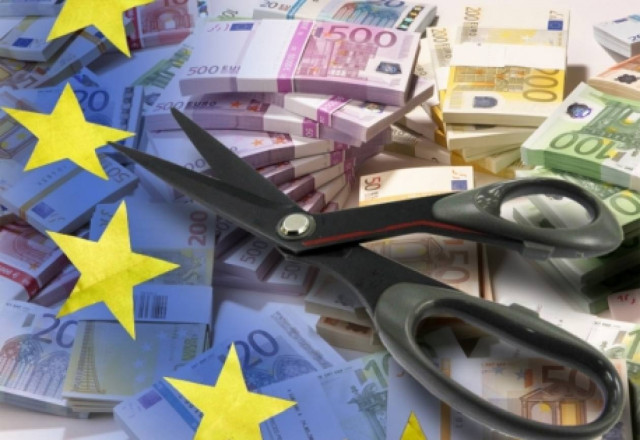 Πιο κοντά ένα μεγαλύτερο «κούρεμα» στα ελληνικά ομόλογα