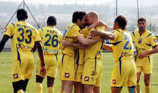 Καθησυχάζουν τους παίκτες στην Τρίπολη