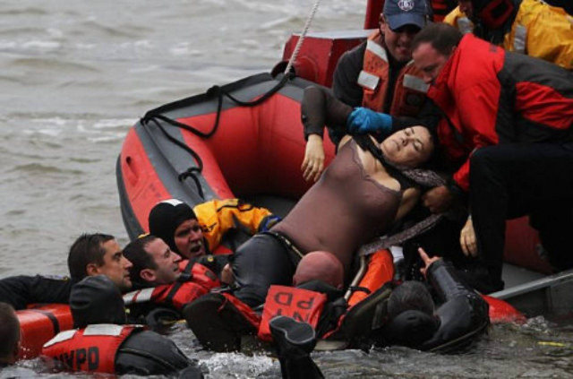 Τραγωδία από την πτώση ελικοπτέρου στο Μανχάταν