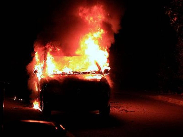 Φωτιά σε αυτοκίνητο στη Νέα Σμύρνη