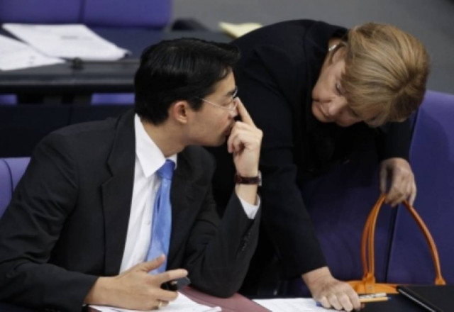 Πώς το Βερολίνο «αδειάζει» τον Ρέσλερ για το ελληνικό χρέος