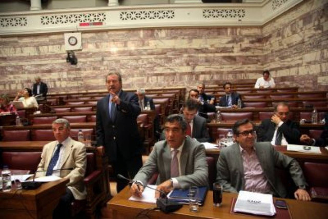 Συναίνεση η κυβέρνηση-«Πυρά» η αντιπολίτευση