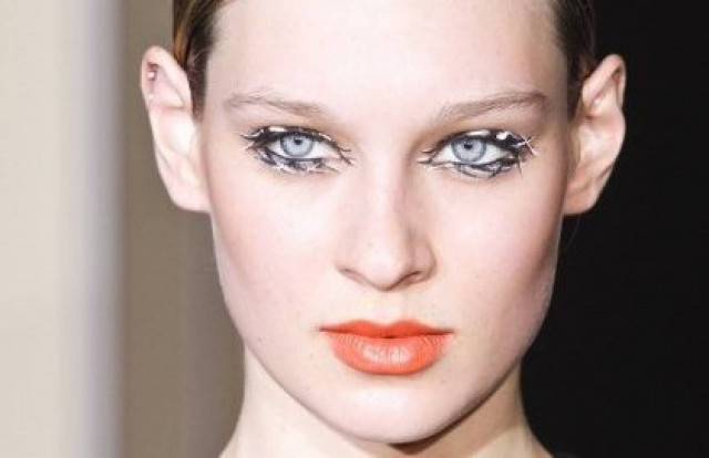 Παίξτε τρίλιζα στα βλέφαρα