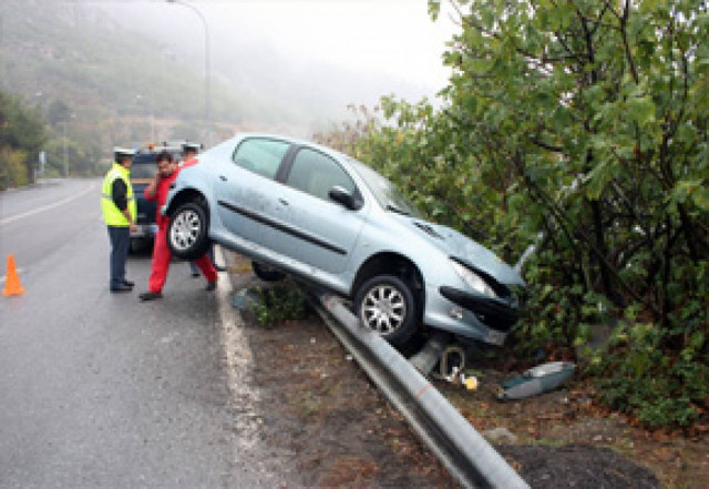 Η βροχή έφερε τροχαία στην Κρήτη