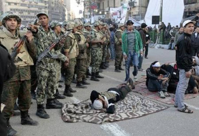 Στρατιώτης πυροβολήθηκε από διαδηλωτές