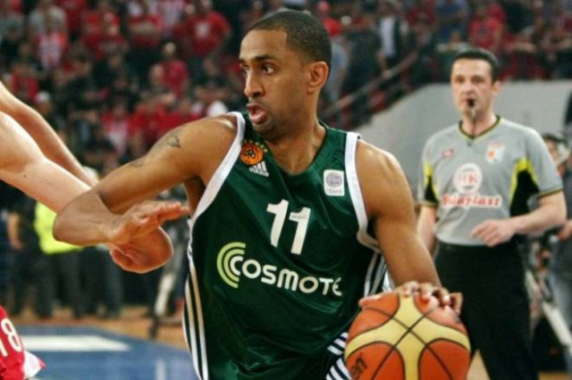 Νίκη για την Αρμάνι με "ελληνικό" άρωμα