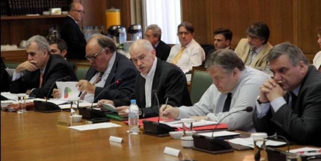 Στην «αίθουσα αναμονής» η κυβέρνηση