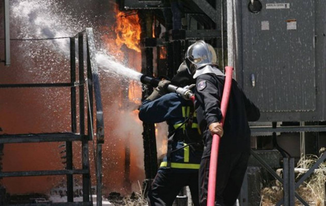 'Εκρηξη σε υποσταθμό της ΔΕΗ στο Κερατσίνι