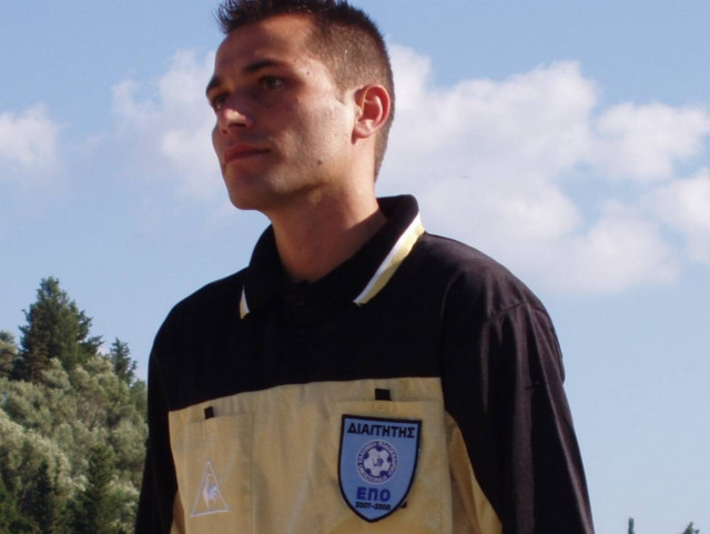 Στο πάγκο και.. διαιτητές