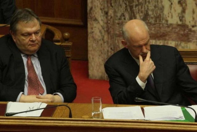 Αγώνας δρόμου για την ανασυγκρότηση του ΠΑΣΟΚ