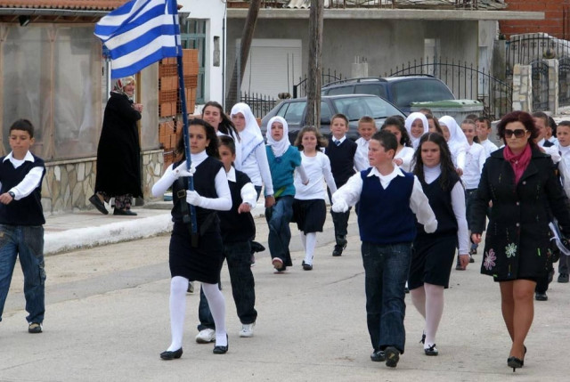 Η κρίση δεν έκοψε την παρέλαση