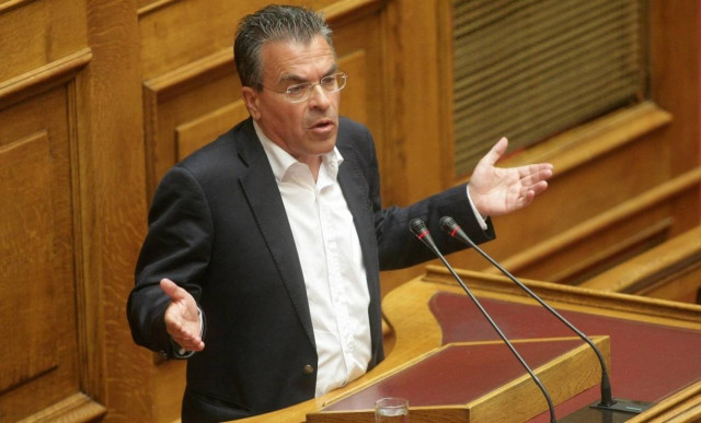 Ένας χρόνος newsbomb: Ευχές από τον Α. Ντινόπουλο