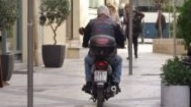 Βόλτα με κλεμμένο… μηχανάκι