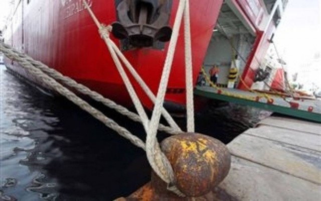 Δεμένα τα πλοία Δευτέρα και Τρίτη