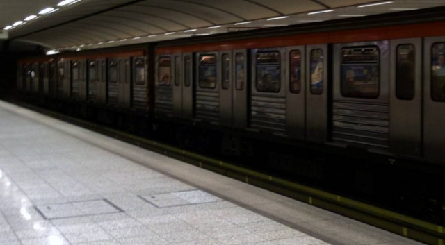 Γυναίκα έπεσε σε αποβάθρα του Μετρό!