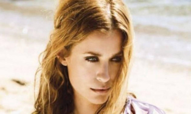 Ένας χρόνος Newsbomb: Ευχές από την Εύα Αντωνοπούλου